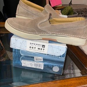 Sperry largo Slipon suede taupe size 10M
